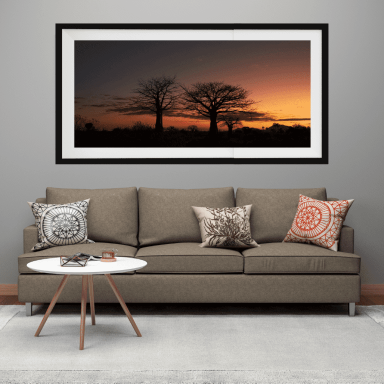 Sala con foto de un atardecer