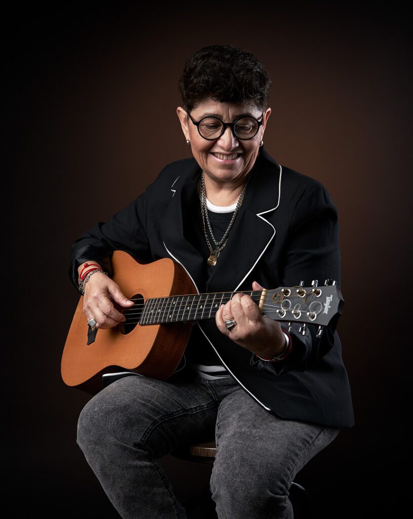 Foto de músico con guitarra