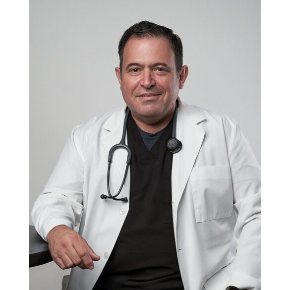 Foto de perfil de Doctor con bata blanca