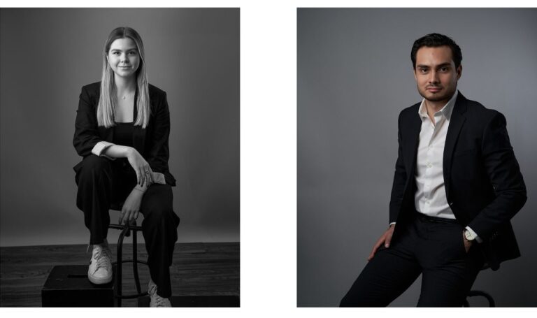 Como posar usando un banco y salir bien para mi foto de perfil corporativo